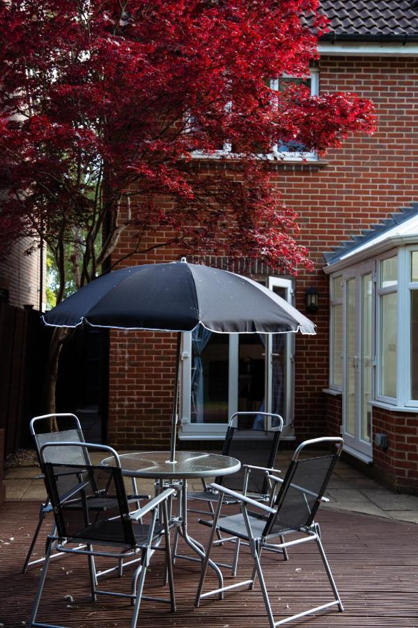 The Woodlands, Shortstay, Ideal For Families, Relocation, Contractors, Travel Stay Horley Exterior foto