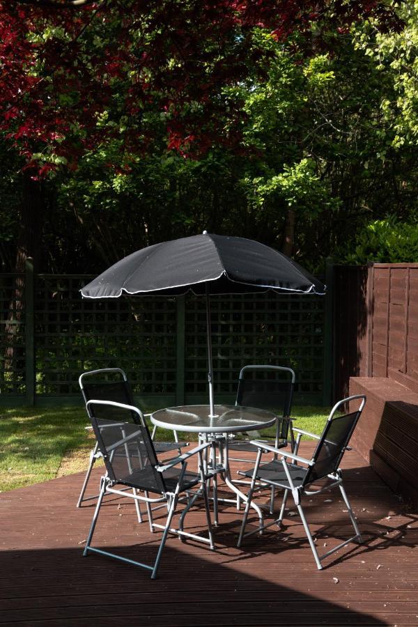 The Woodlands, Shortstay, Ideal For Families, Relocation, Contractors, Travel Stay Horley Exterior foto